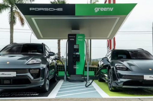 Porsche expande rede de carregadores ultrarrápidos no Brasil