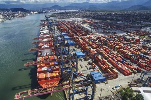 Tecon Santos receberá dois portêineres e oito RGTs em janeiro