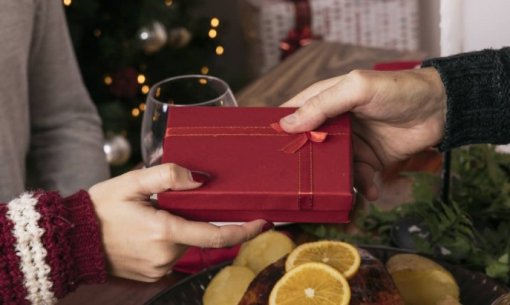 Amigo secreto deve movimentar R$ 6,7 bi no varejo