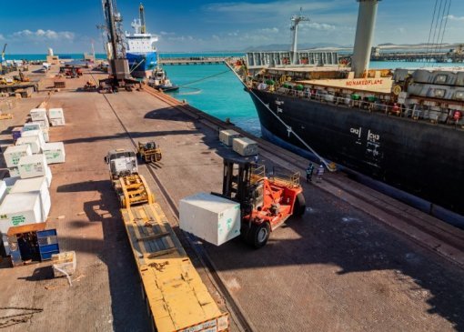 Porto do Pecém bate recorde na movimentação de rochas ornamentais