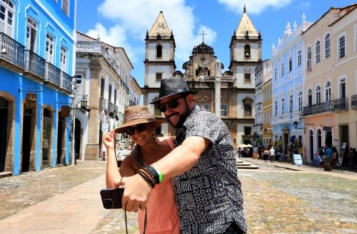 Turismo deve bater recorde na alta temporada de verão, prevê CNC