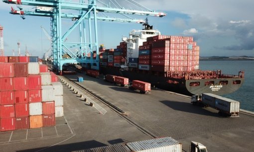 Porto do Pecém bate recorde na movimentação de contêineres