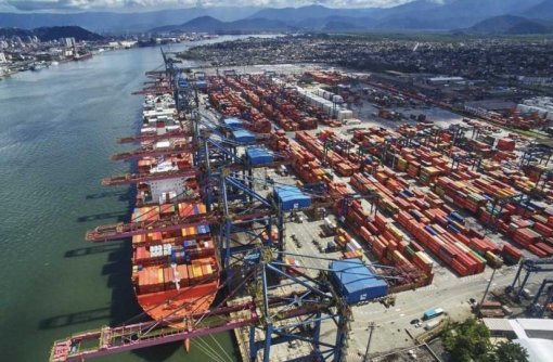 Santos Brasil inicia novo serviço Ásia-América do Sul