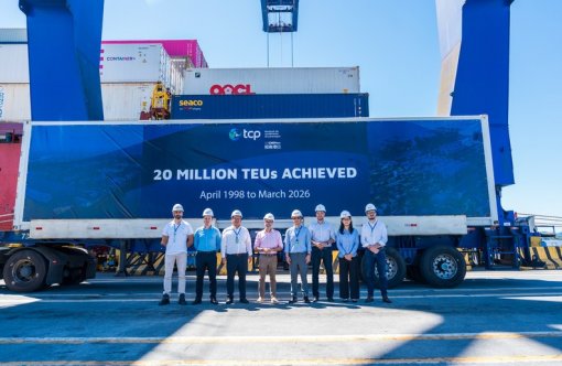 TCP e Portos do Paraná celebram movimentação de 20 mi de TEUs