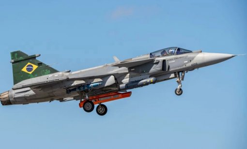 Saab e Embraer apresentam o primeiro F-39 Gripen
