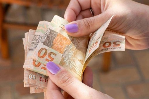 Receita paga lote da malha fina do Imposto de Renda de março