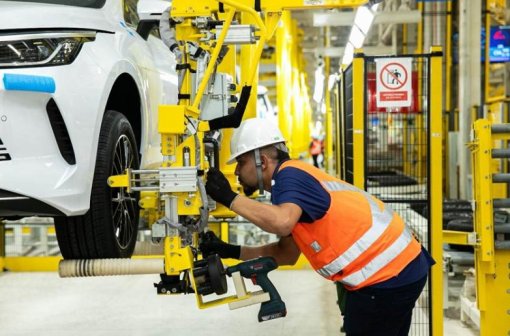 Brasil cria 255,3 mil postos de trabalho em fevereiro