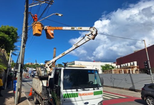 Vandalismo em semáforos gera prejuízo R$ 1,1 mi em Salvador