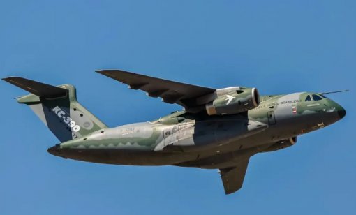 Embraer assina contrato de venda de aviões para os Emirados Árabe