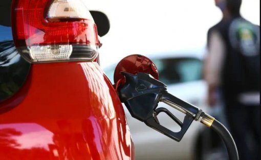 Acelen aumenta gasolina em 3,6%; já a Petrobras mantém preço