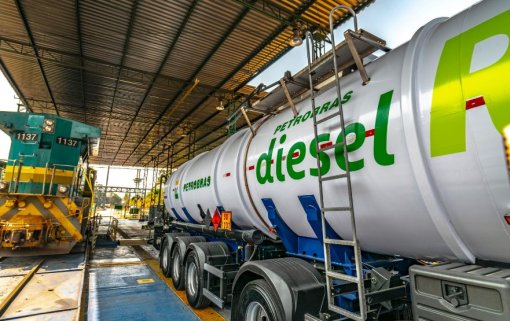 Petrobras implementa desconto no diesel