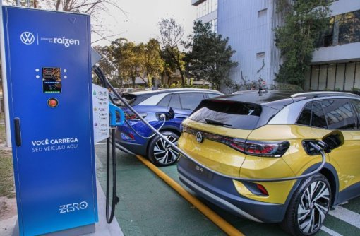 Governo mantém alta de tarifas para elétricos e renova cota zero