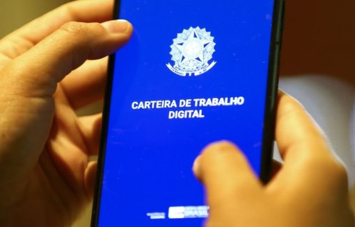 Mercado de trabalho formal cresce 3,6%; serviço público puxa alta
