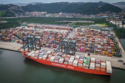 Porto de Santos bate novos recordes no movimento de contêineres