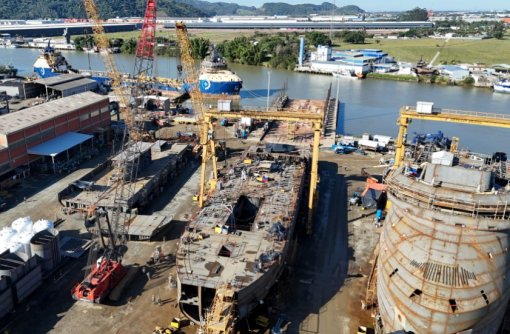 Petrobras investe R$ 12 bi na construção de 42 navios em SC