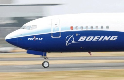 FAA avança na certificação do modelo Boeing 737 MAX 7