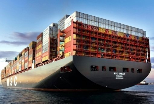 Comércio de navios porta contêineres permanece forte