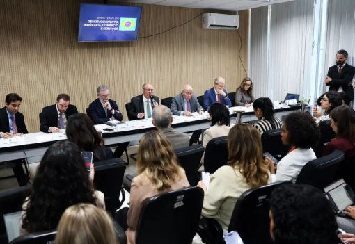 EUA: Setores atingidos por tarifaço terão novo plano de socorro