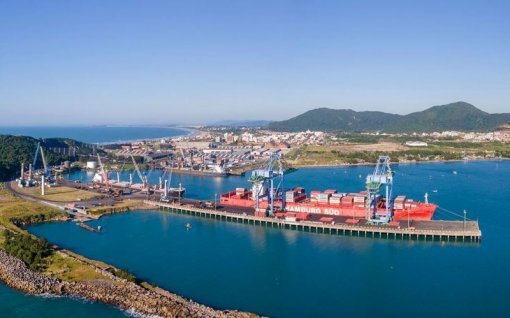 Santos Brasil implanta novo sistema operacional no Tecon Imbituba