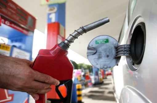 Subsídio de R$0,44 por litro da gasolina é prorrogado por 30 dias