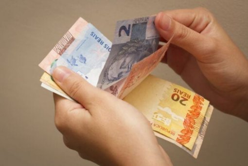 Receita paga terceiro lote de restituição do IR 2026