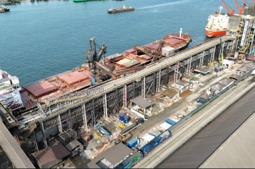 CLI inicia operação de novo shiploader no Porto de Santos