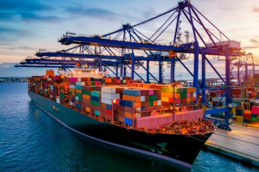 Balança comercial tem superávit de US$ 7,4 bi em agosto