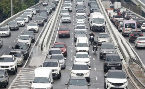 Emplacamentos batem recorde em setembro, segundo Fenabrave
